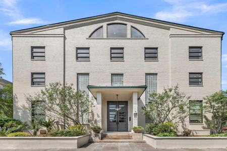 3 Chisolm Street