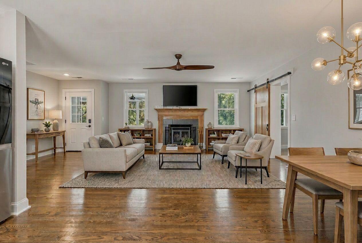 Image 4: AI furnished Living
