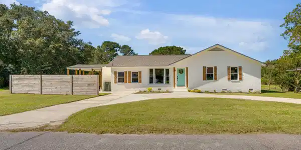 1475 Westwood Drive