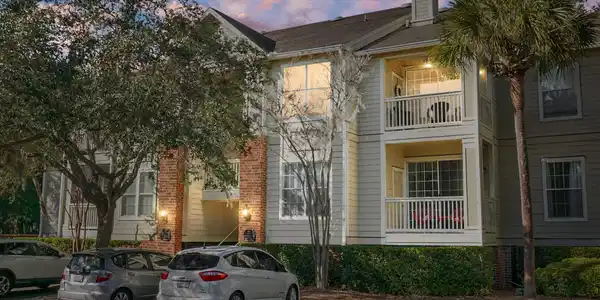 1600 Long Grove Drive