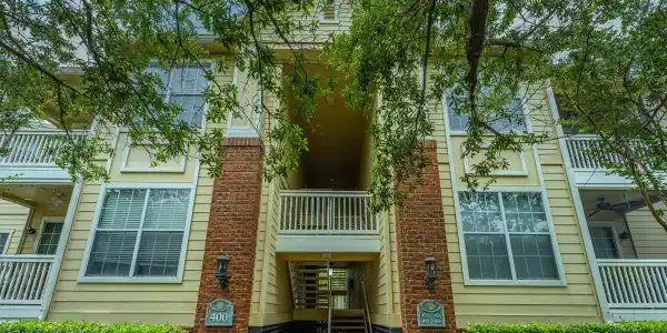 1600 Long Grove Drive