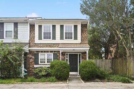 951 Beresford Court