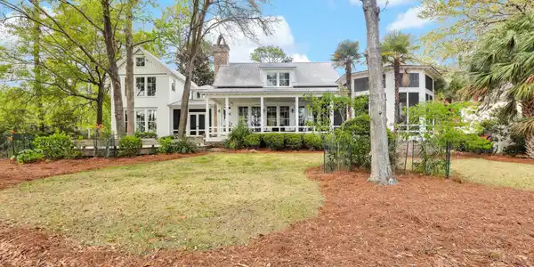 390 Distant Island Drive