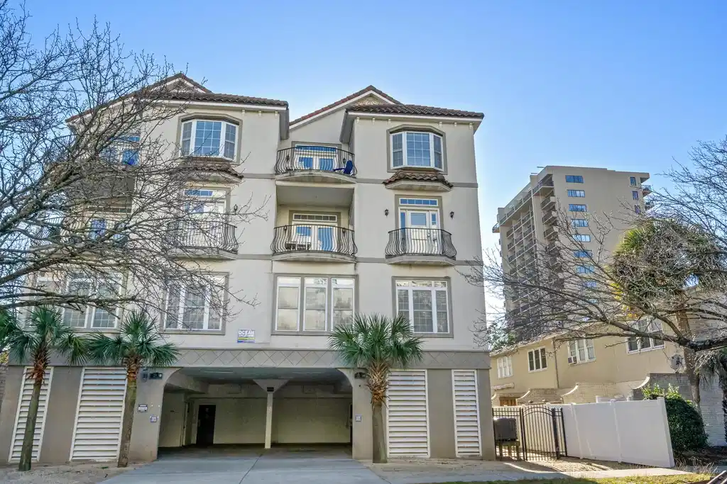 Image 1: 213 B 76th Ave N 1