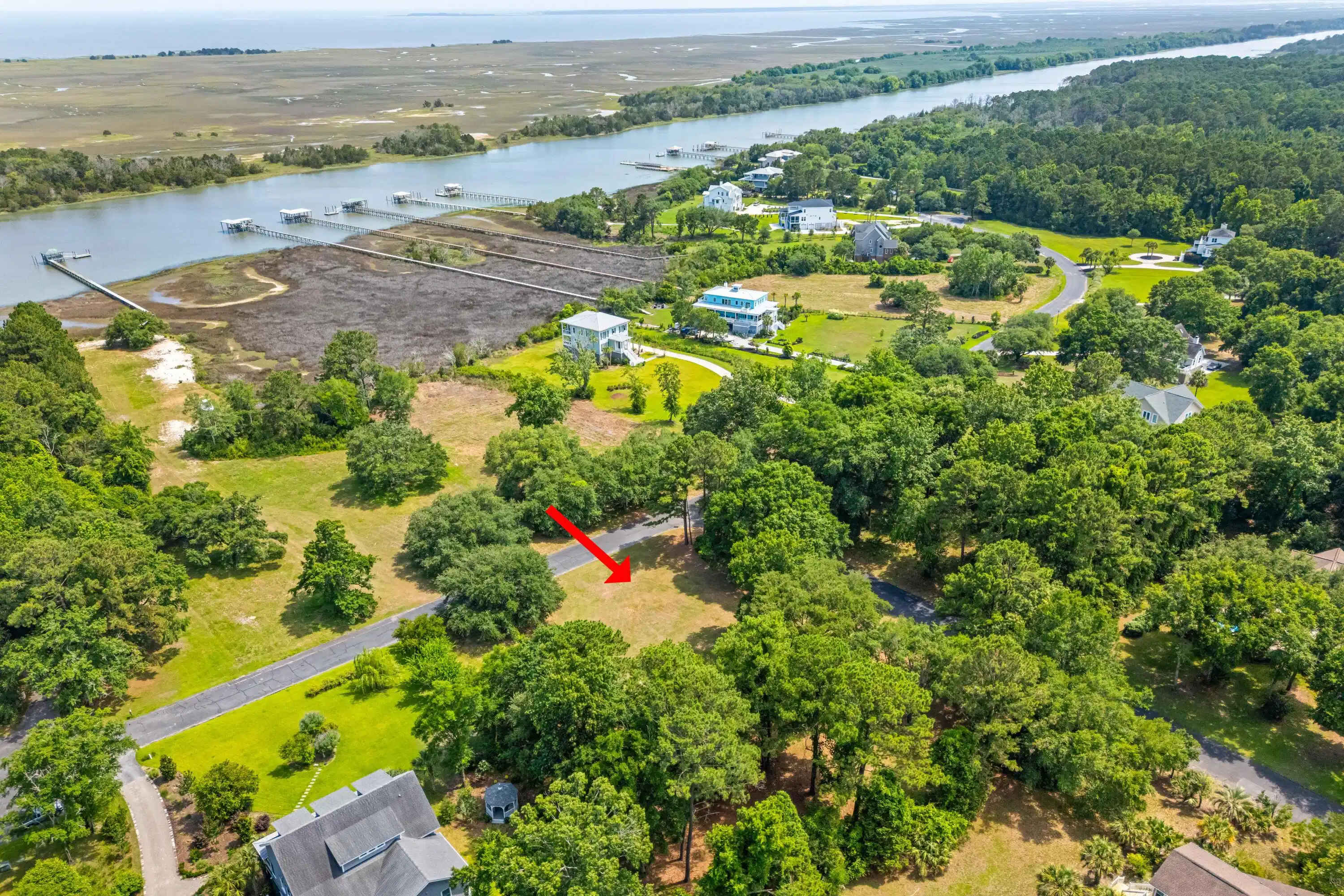 Image 1: Lot 14
