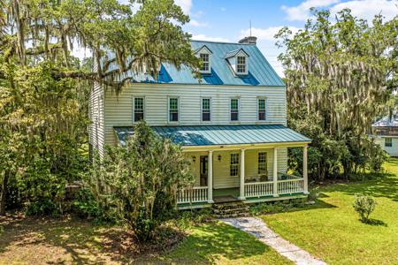 8083 Point Of Pines Road