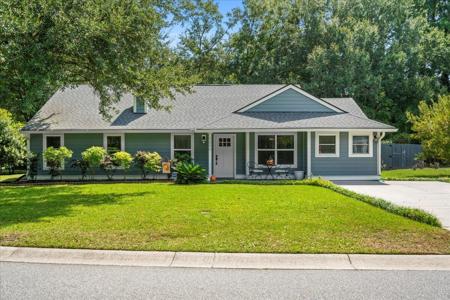 1090 Oakcrest