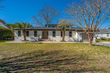 913 Searle Court