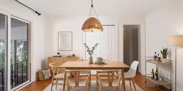 Image 4: Dining Room (virtually staged)