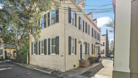 7 West Street