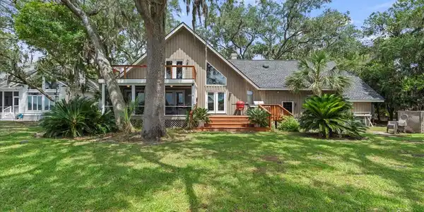 6 Broomfield Lane