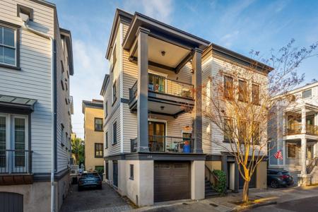 12 Corinne Street