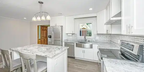 Image 2: 1259 Robin Road