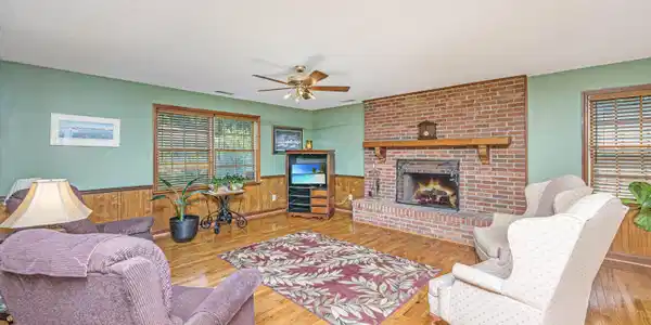 Image 4: 1259 Robin Road
