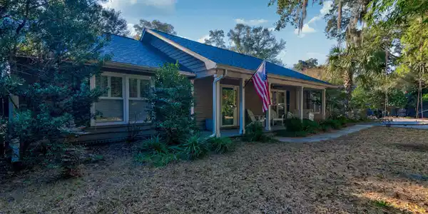 731 Fort Johnson Road