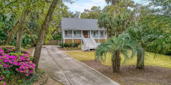 19 24th Avenue