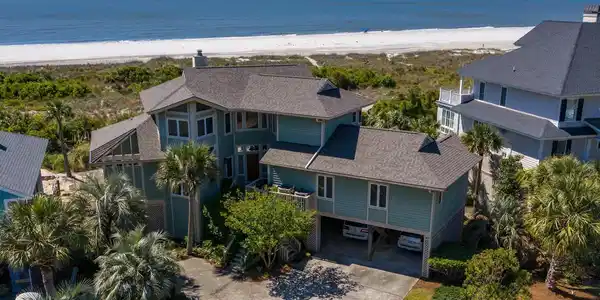 10 54th Avenue