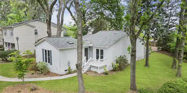 987 Harbor Oaks Drive