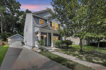 1617 Sparkleberry Lane