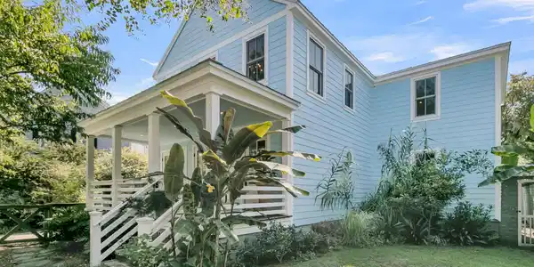 Image 3: Exterior