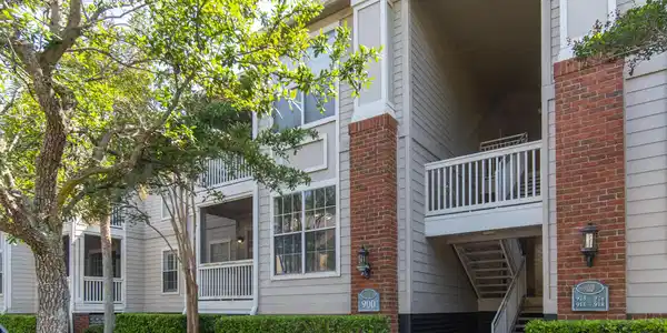 1600 Long Grove Drive