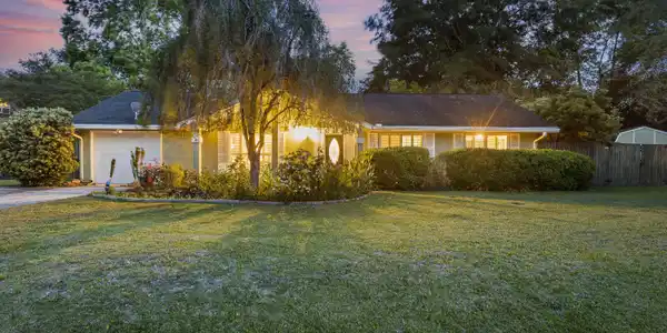 1443 Kentwood Circle