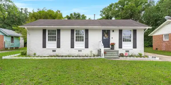 1491 Woodview Lane