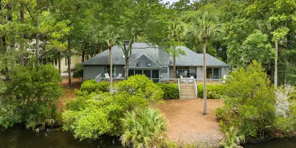 2750 Old Oak Walk