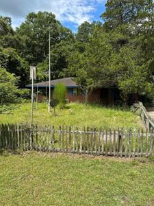 3293 Peyton Street