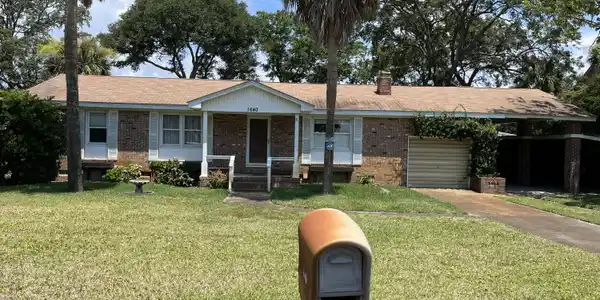 1640 Oak Island Drive