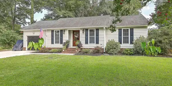 51 Crosscreek Drive