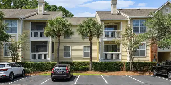 1600 Long Grove Drive