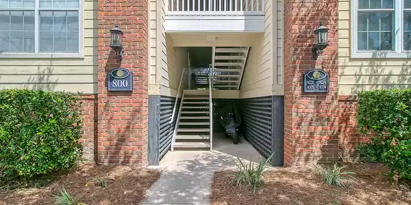 1600 Long Grove Drive
