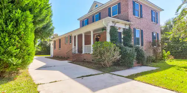 542 White Chapel Circle