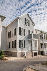 30 Dereef Court