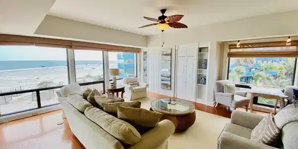 1101 Ocean Club