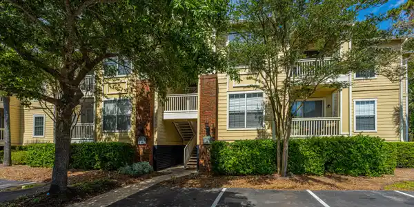 1600 Long Grove Drive