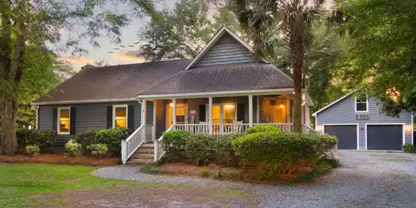 1128 Clapper Court