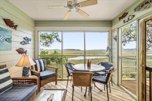 1716 Live Oak Park