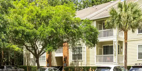 1600 Long Grove Drive