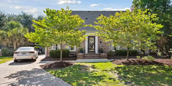 932 Richter Way
