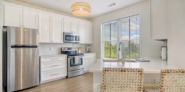 280 Seven Farms Drive