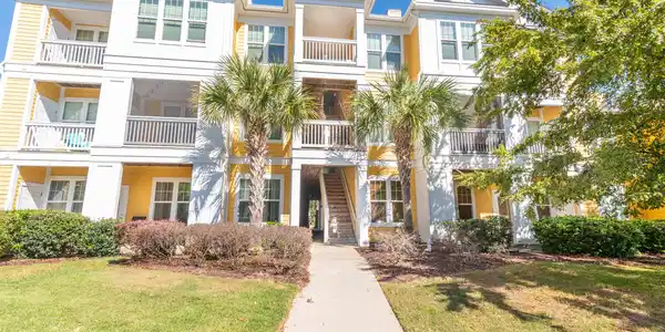 2111 Chatelain Way