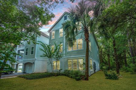 60 Fenwick Hall Allee