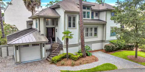 2 Genoa Court