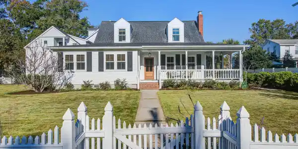 542 Center Street