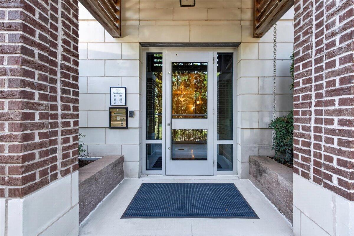 Image 2: Entry