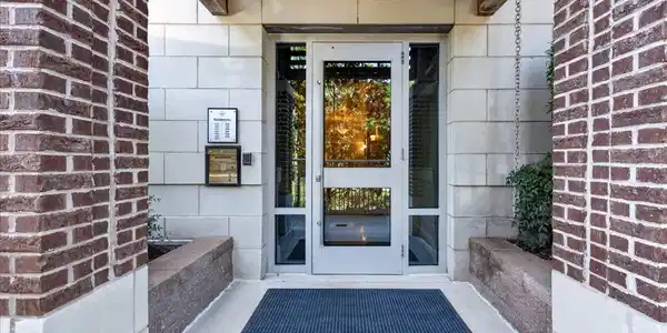 Image 2: Entry