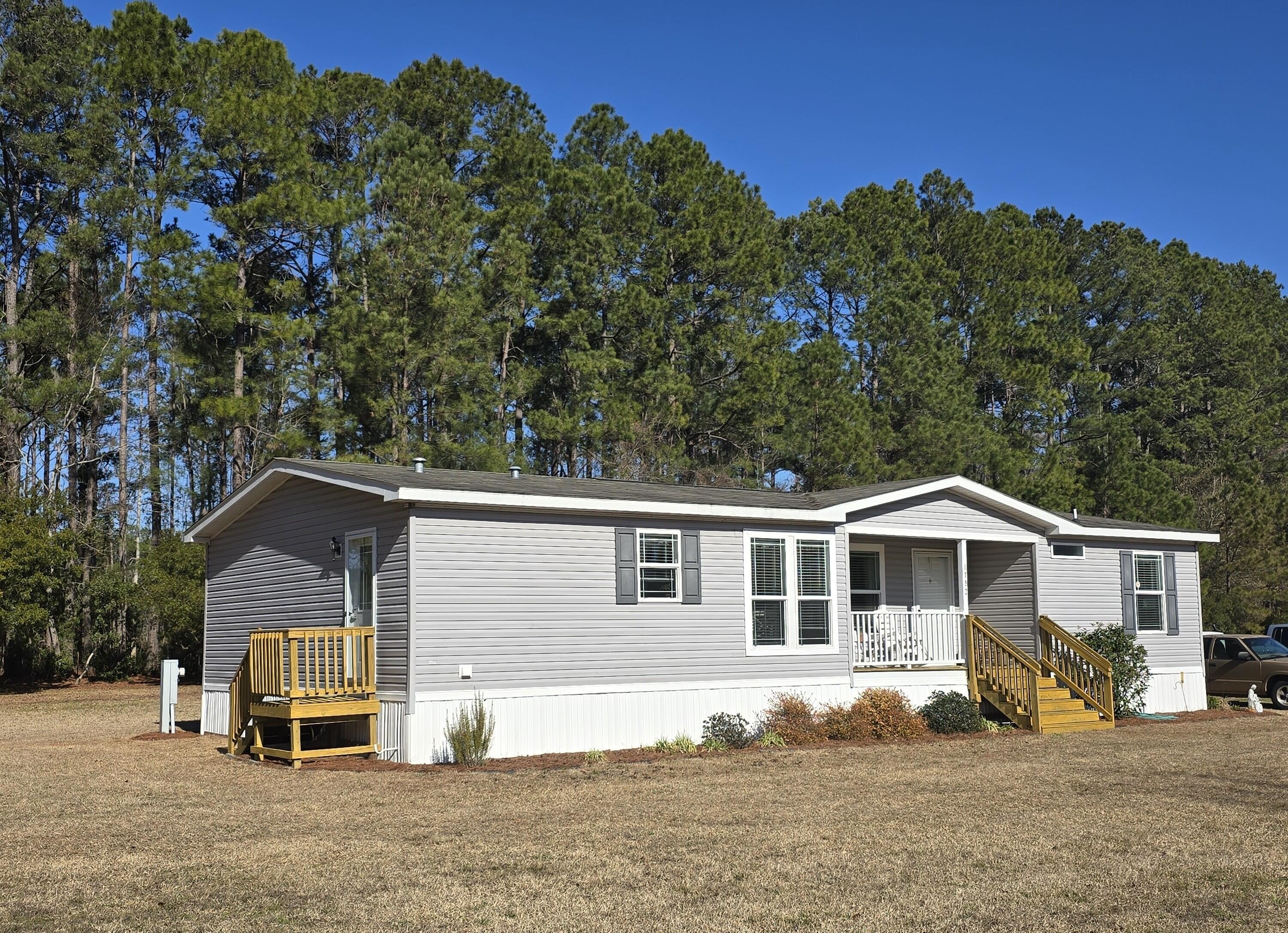 Image 4: breezy bay front copy 2