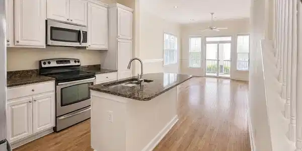Image 3: Kitchen